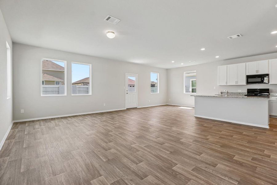 Spacious, unfurnished interior of a new home in Harvest Ridge, Elgin (Image 21). Spacious, unfurnished interior of a new home in Harvest Ridge, Elgin (Image 21).