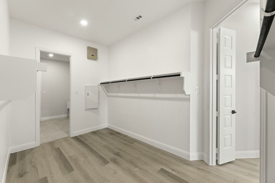 Spacious, unfurnished interior of a new home in Berkshire Estates, Mesquite (Image 26).