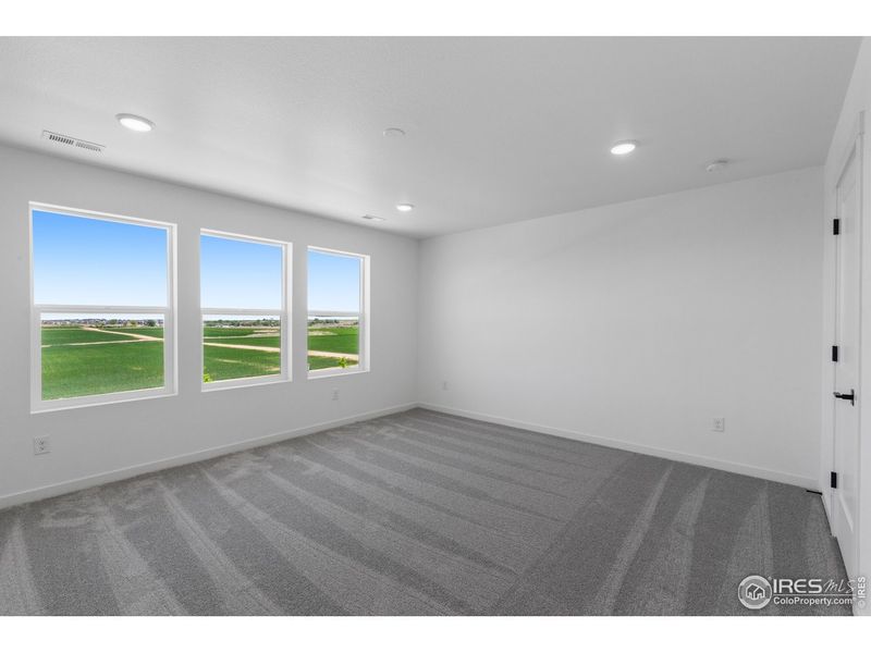 Spacious, unfurnished interior of a new home in Granary, Johnstown (Image 12).