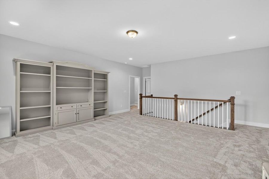Spacious, unfurnished interior of a new home in Hemingway, Flowery Branch (Image 40).