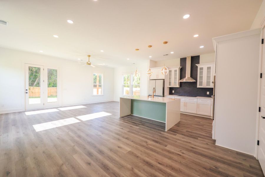 Spacious, unfurnished interior of a new home in , North Charleston (Image 67).