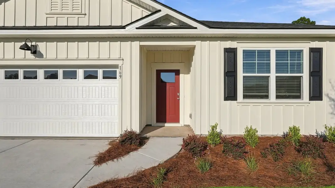 Exterior details and patio area of a home in Laurel Grove, Guyton (Image 2).