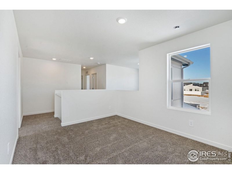 Spacious, unfurnished interior of a new home in Hudson Hills, Hudson (Image 10).