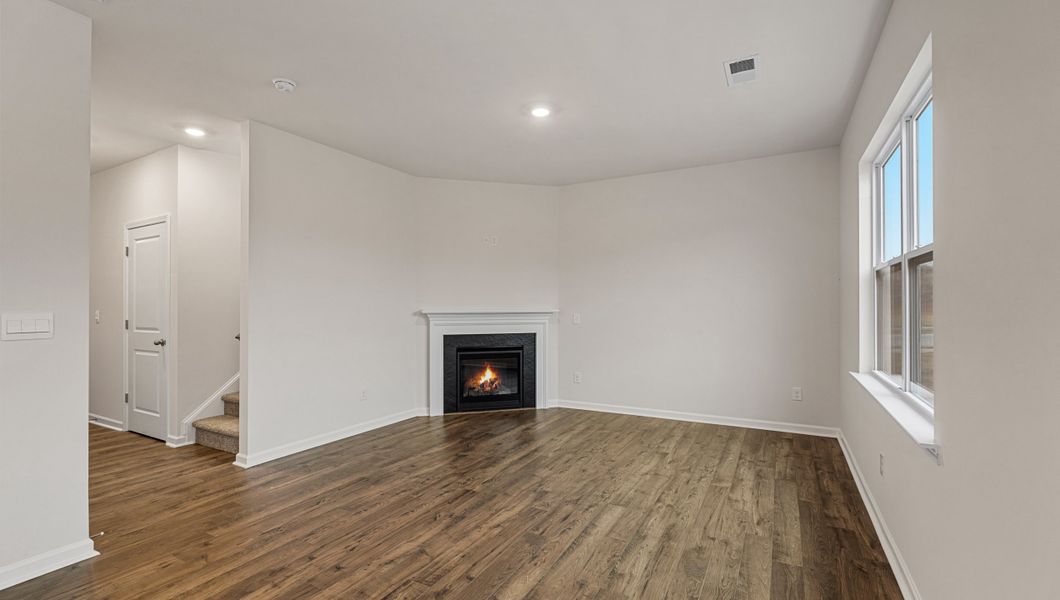Spacious, unfurnished interior of a new home in Hunters Ridge, Woodruff (Image 22).