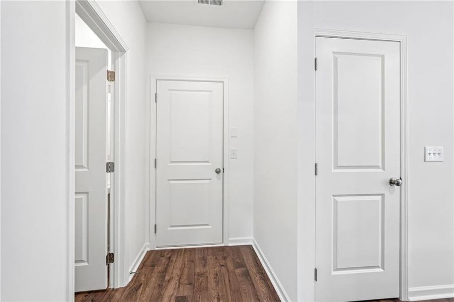 Spacious, unfurnished interior of a new home in Heritage River, Euharlee (Image 45). Spacious, unfurnished interior of a new home in Heritage River, Euharlee (Image 45).