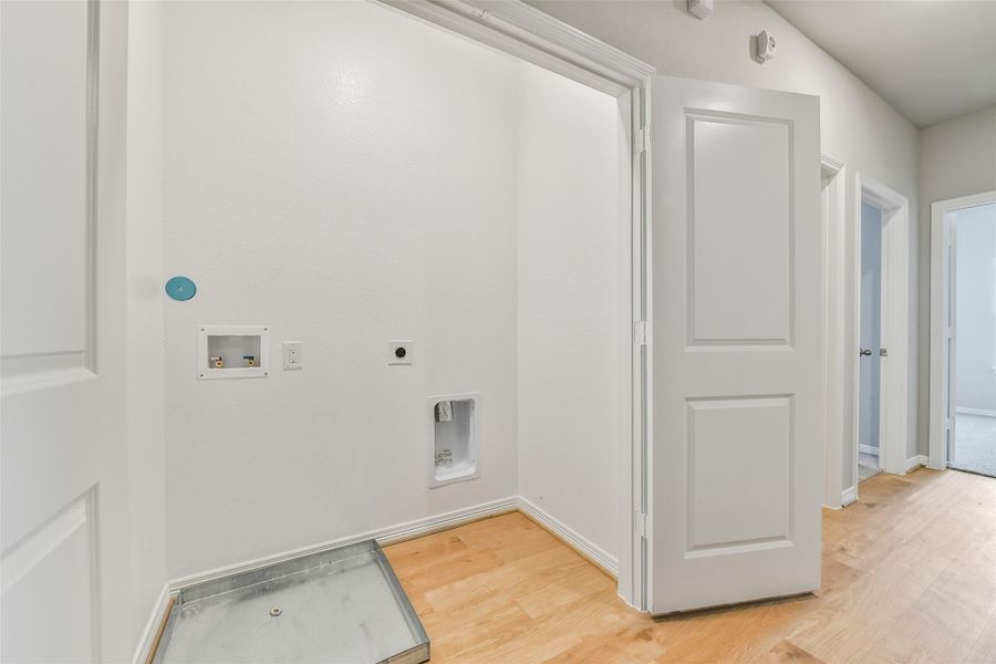 Spacious, unfurnished interior of a new home in , Houston (Image 27).