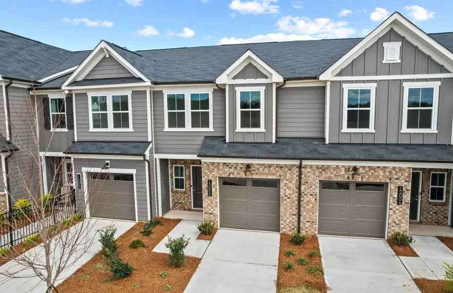 Front exterior of a new home in Mallard Park, Charlotte, NC, highlighting curb appeal (Image 20).