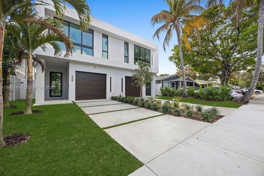Front exterior of a new home in , Fort Lauderdale, FL, highlighting curb appeal (Image 19).
