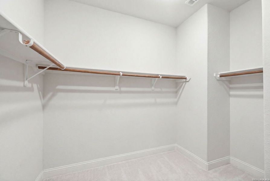Spacious, unfurnished interior of a new home in Spring Creek, San Antonio (Image 25).