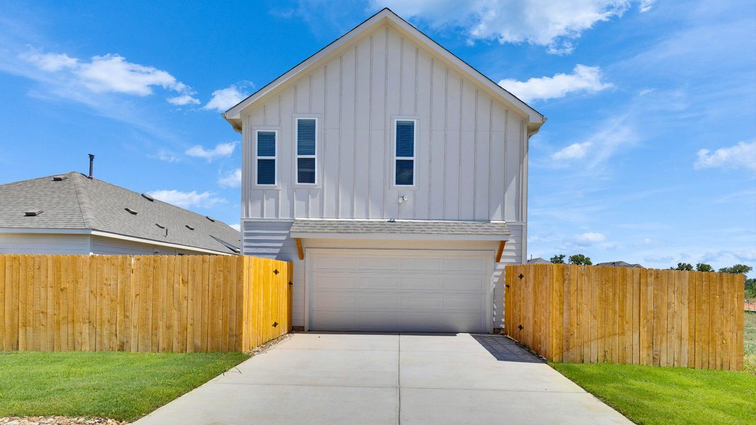 Exterior details and patio area of a home in Creeks Crossing, Elgin (Image 19).