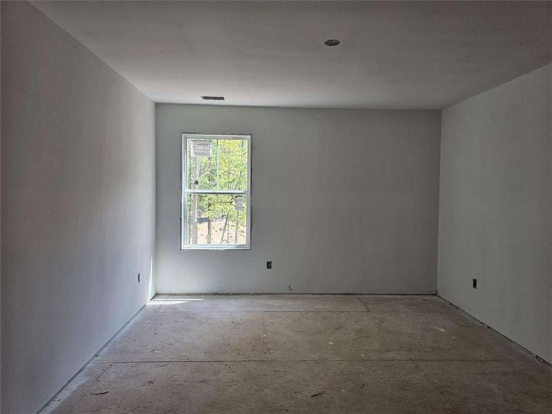 Spacious, unfurnished interior of a new home in , Douglasville (Image 16).
