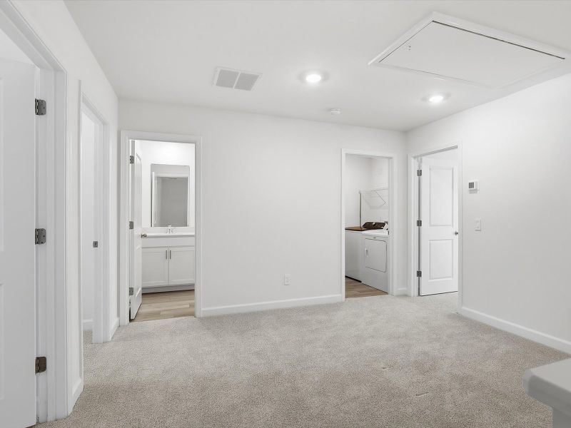 Spacious, unfurnished interior of a new home in Courts at Brook Run, Moncks Corner (Image 15).