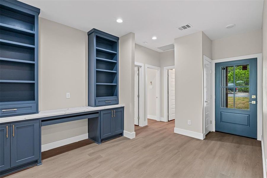 Spacious, unfurnished interior of a new home in , Granbury (Image 34).