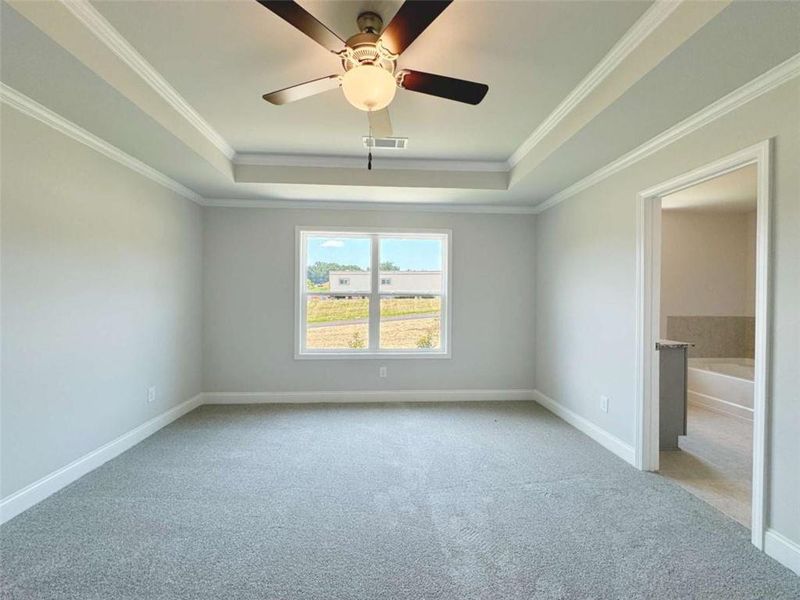 Spacious, unfurnished interior of a new home in , Gainesville (Image 7).