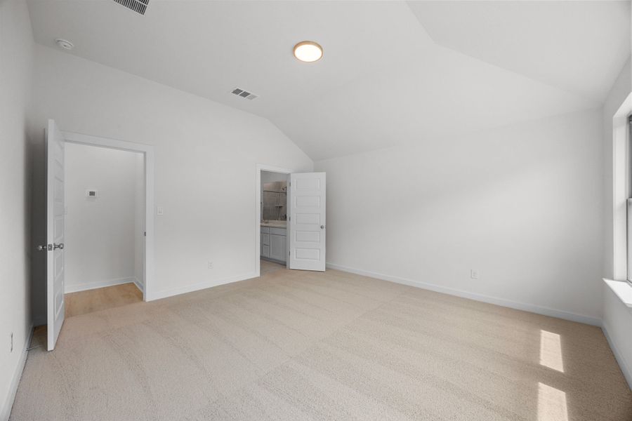 Spacious, unfurnished interior of a new home in Prairie Winds, Hutto (Image 22).