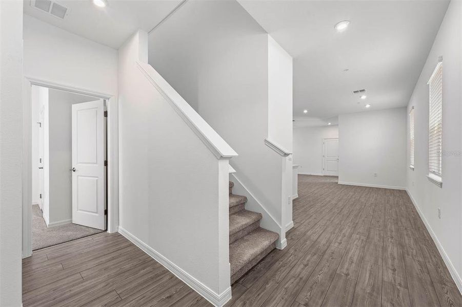 Spacious, unfurnished interior of a new home in Brack Ranch, St. Cloud (Image 33).