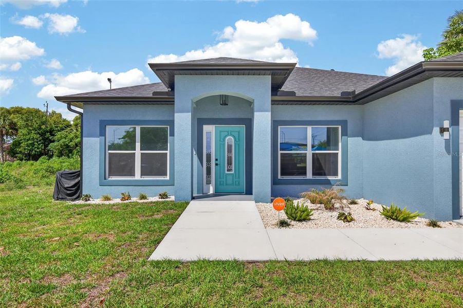 Exterior details and patio area of a home in , Ormond Beach (Image 4).