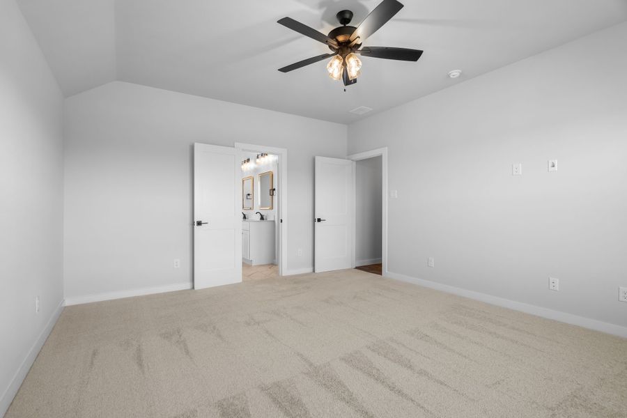 Representative unfurnished interior of a home built from the The Magnolia II by RED GABLE HOMES in Green Prairie Estates, Northlake (Image 18).