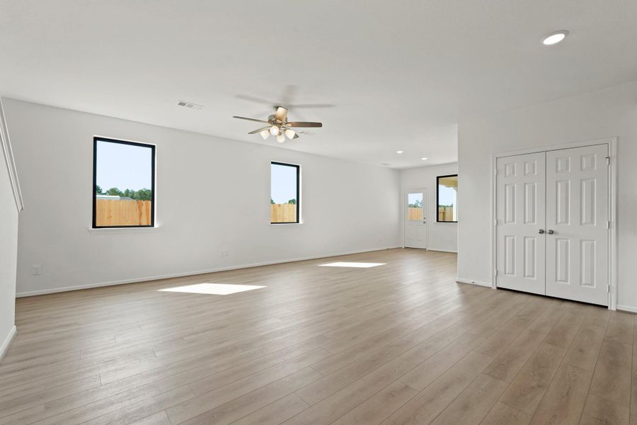Spacious, unfurnished interior of a new home in Emory Glen, Magnolia (Image 11). Spacious, unfurnished interior of a new home in Emory Glen, Magnolia (Image 11).