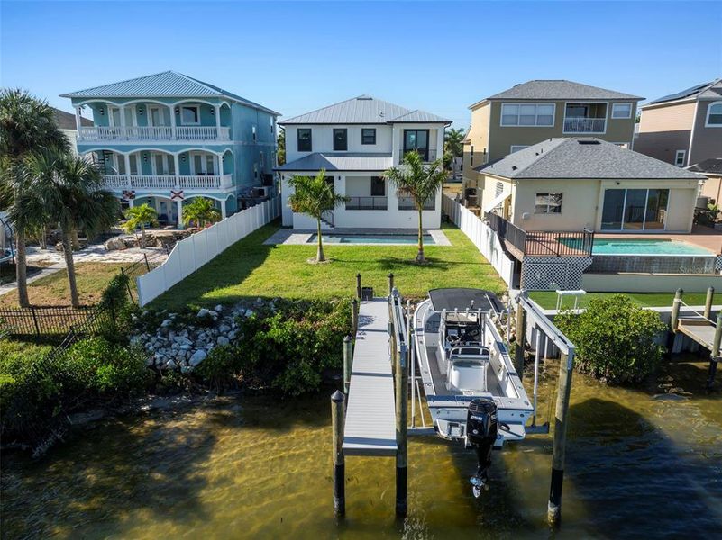 Exterior details and patio area of a home in , Apollo Beach (Image 29).
