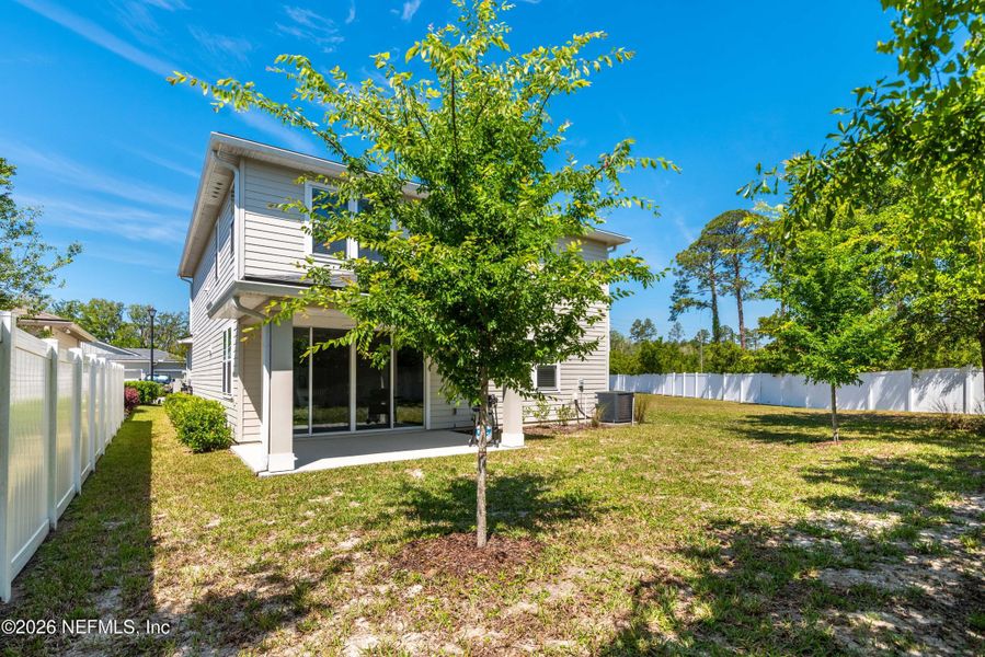Exterior details and patio area of a home in Woodbridge, Fernandina Beach (Image 30).