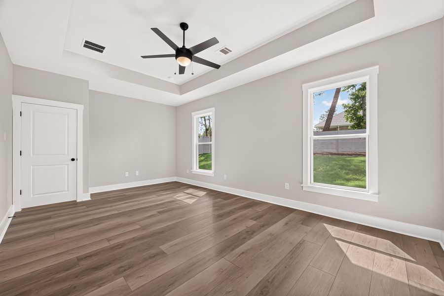 Spacious, unfurnished interior of a new home in Two Step Farm, Montgomery (Image 23).