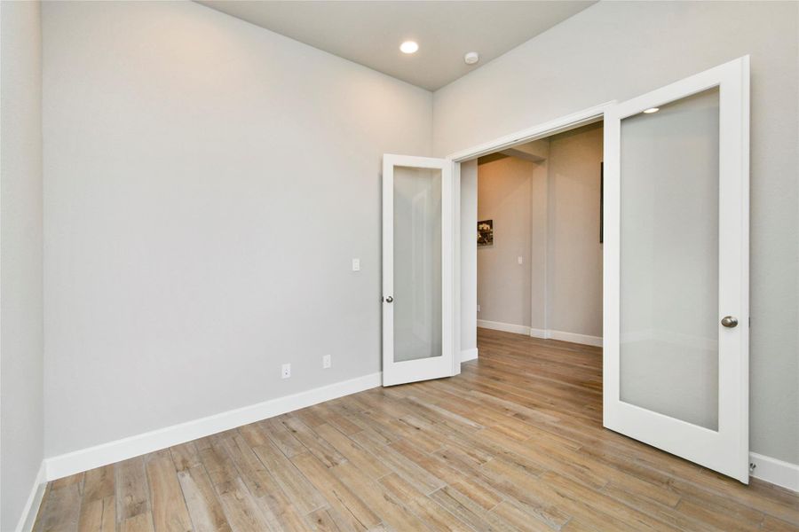 Spacious, unfurnished interior of a new home in Cross Creek West 55', Fulshear (Image 23).