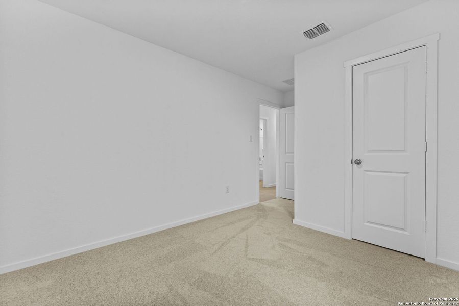 Spacious, unfurnished interior of a new home in Torian Village: Belmar Collection, San Antonio (Image 19).