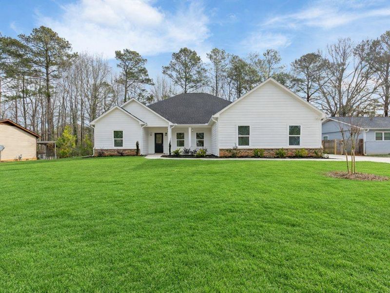 Exterior details and patio area of a home in , Lithonia (Image 4).