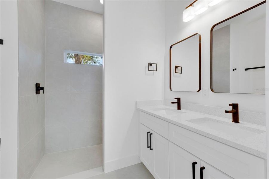 Furnished interior view inside a new home in , Orlando (Image 14).