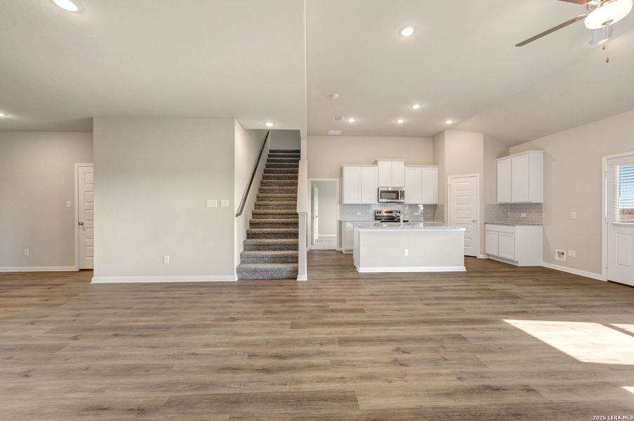 Spacious, unfurnished interior of a new home in Paloma Park, Converse (Image 31).