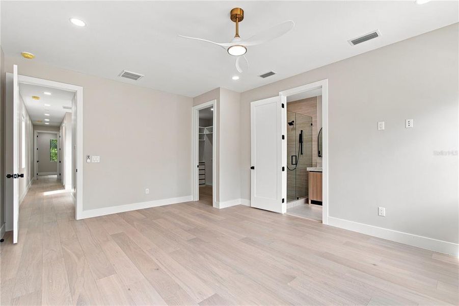 Spacious, unfurnished interior of a new home in , Tampa (Image 46).