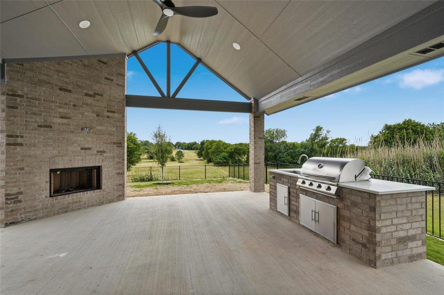 Exterior details and patio area of a home in , Hillsboro (Image 3).