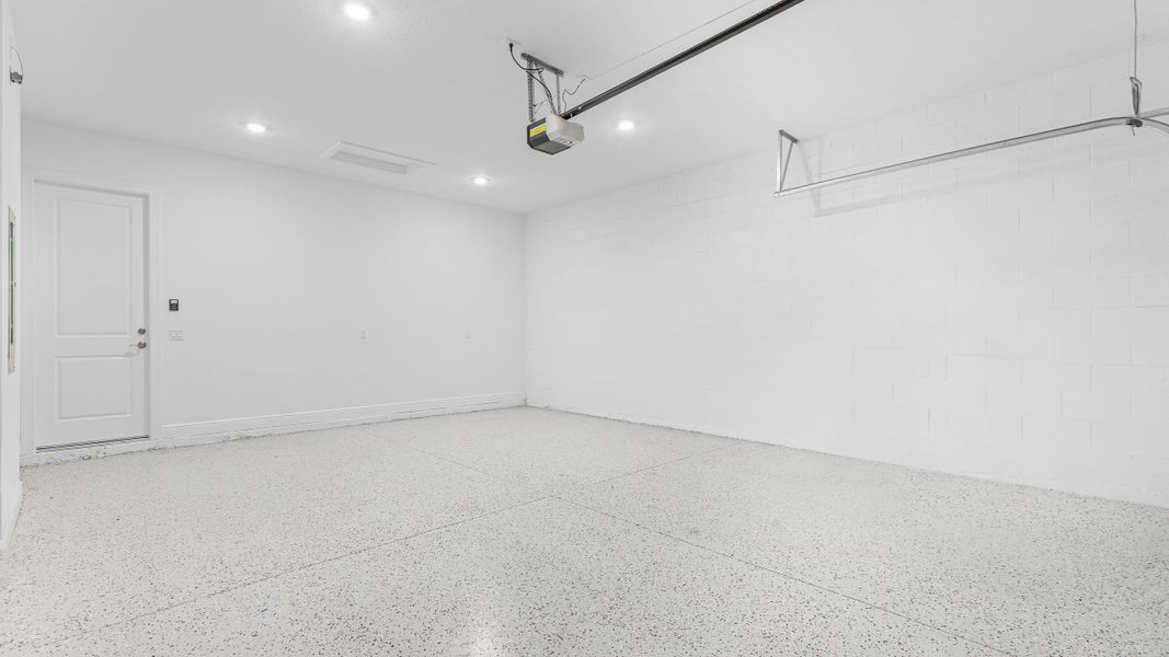 2-Car Garage 2-Car Garage