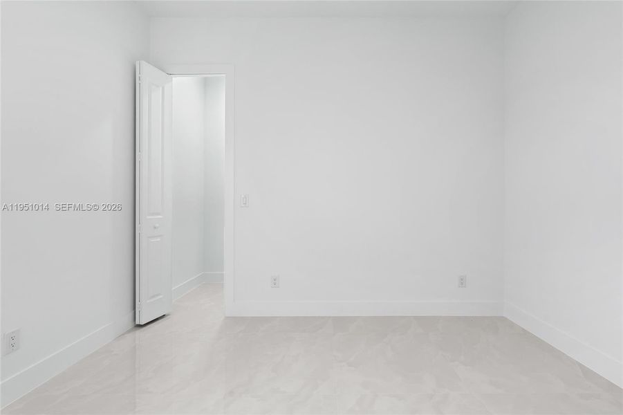 Spacious, unfurnished interior of a new home in , Lehigh Acres (Image 21).