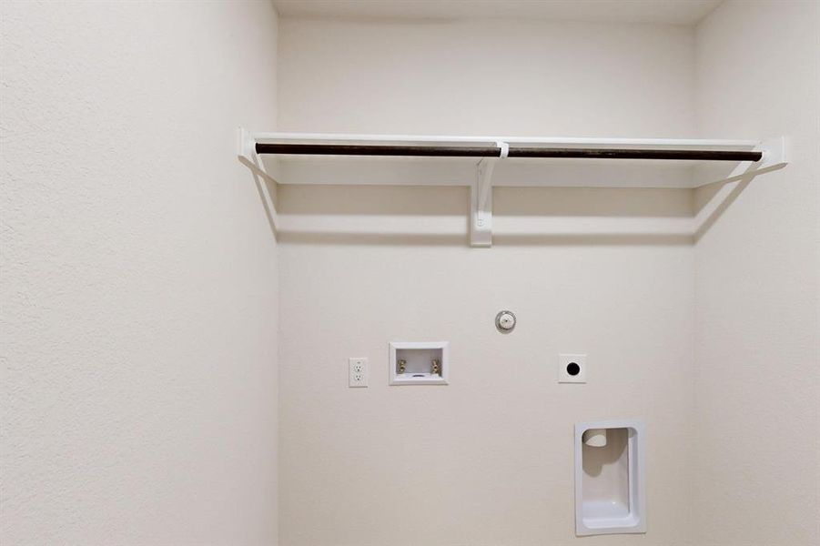 Close-up of interior finishes inside a home in Verandah, Royse City (Image 12).