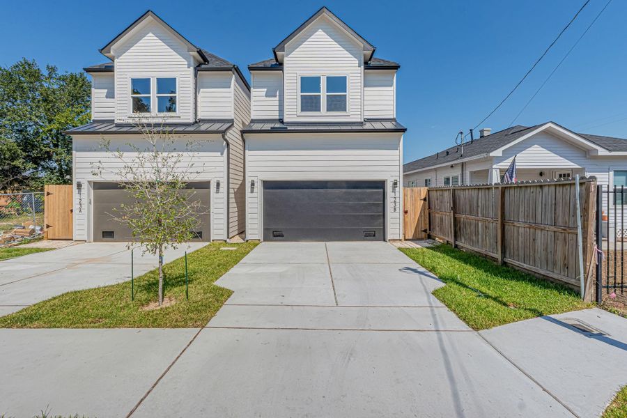 Exterior details and patio area of a home in , Houston (Image 18).