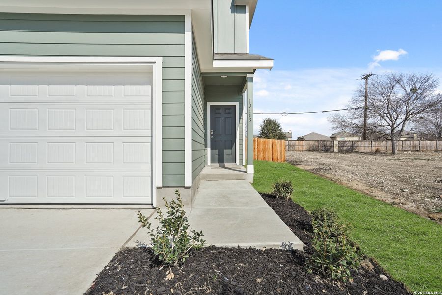 Exterior details and patio area of a home in Melissa Ranch, San Antonio (Image 3).