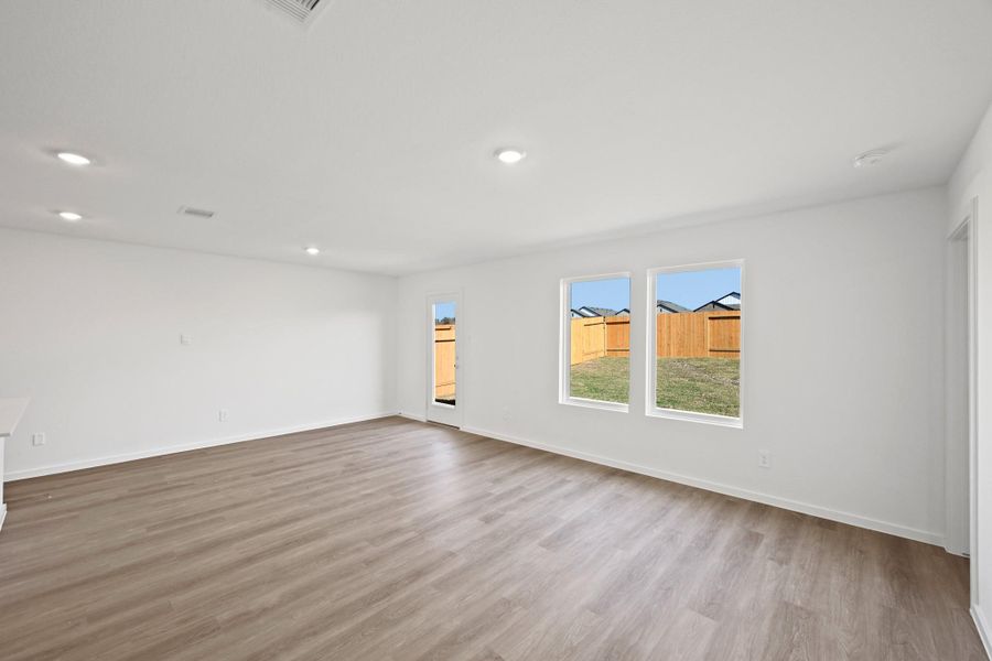 Spacious, unfurnished interior of a new home in The Canopies, Splendora (Image 10).