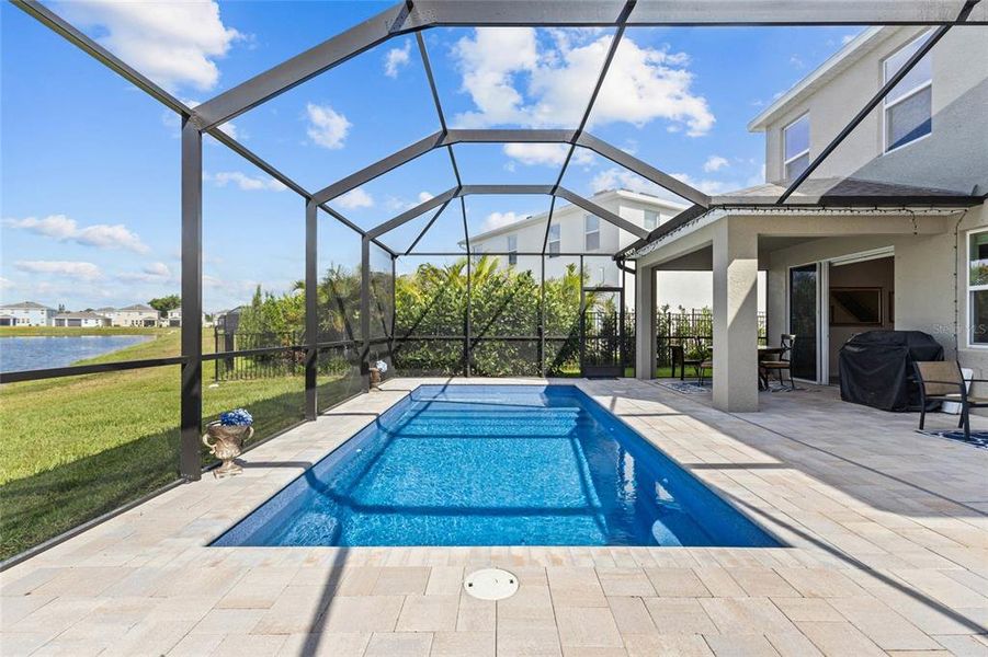 Exterior details and patio area of a home in Evergreen, Bradenton (Image 23).
