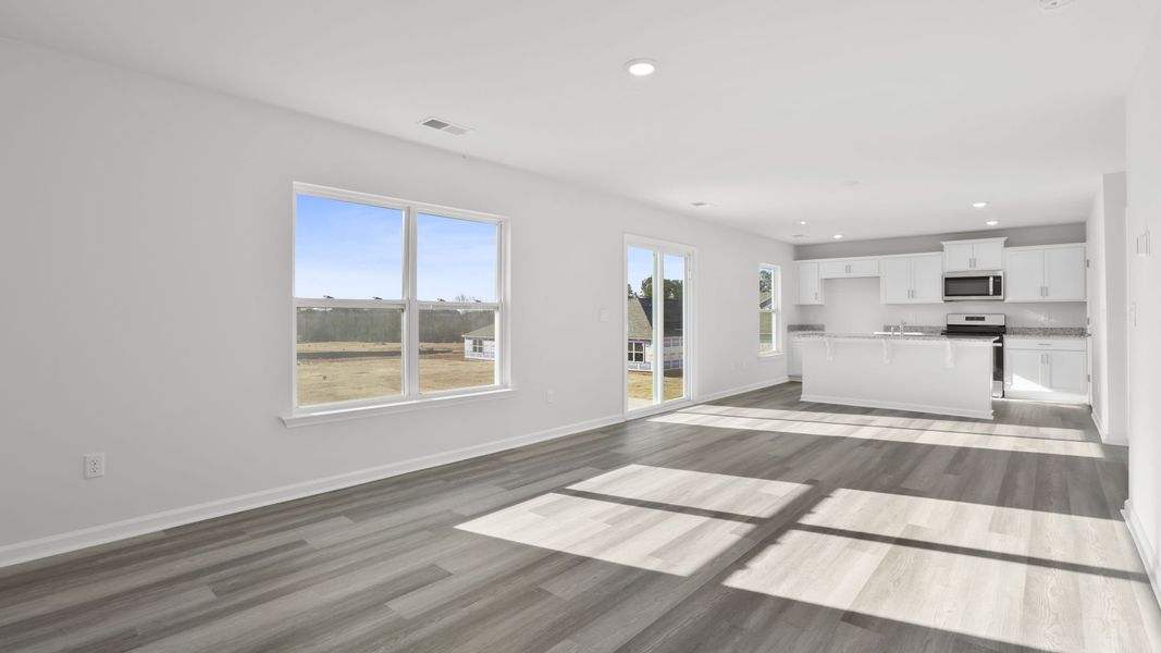 Spacious, unfurnished interior of a new home in Cedar Gap, Fountain Inn (Image 19).
