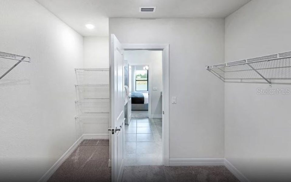 Spacious, unfurnished interior of a new home in Lakespur Wellen Park, Venice (Image 17).