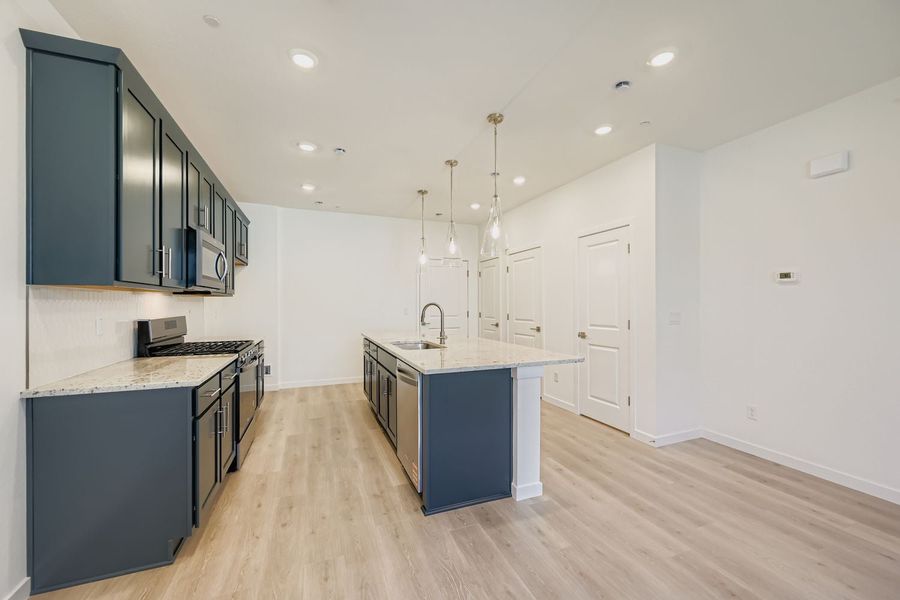 2773 Bear Springs Cir, Longmont, CO.  - Slide 10