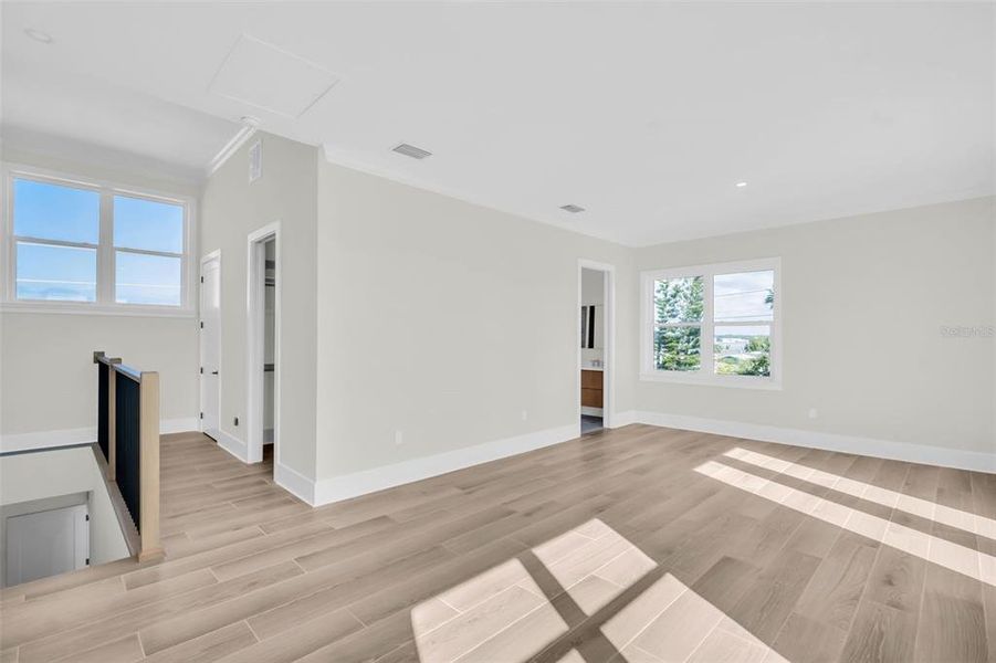 Spacious, unfurnished interior of a new home in , St. Petersburg (Image 48).