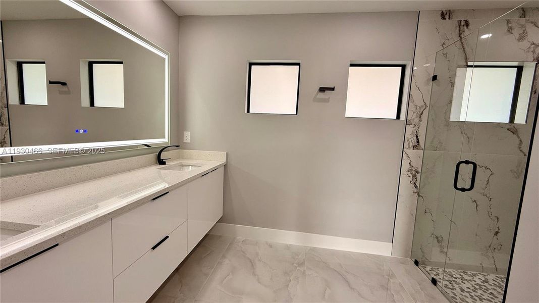 Furnished interior view inside a new home in , Lehigh Acres (Image 6).