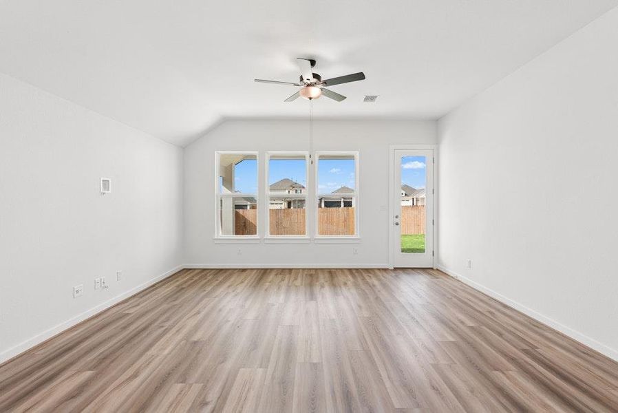 Spacious, unfurnished interior of a new home in University Heights, Round Rock (Image 19). Spacious, unfurnished interior of a new home in University Heights, Round Rock (Image 19).