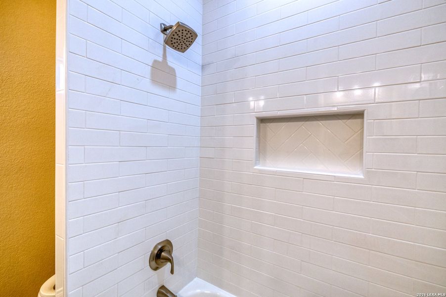 Close-up of interior finishes inside a home in , Uvalde (Image 13).