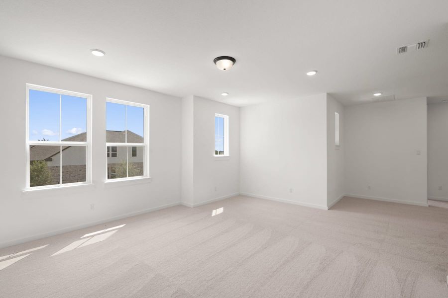 Spacious, unfurnished interior of a new home in Wolf Ranch, Georgetown (Image 40).