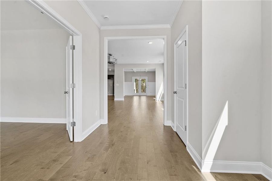 Spacious, unfurnished interior of a new home in Edenglen, Buford (Image 18).