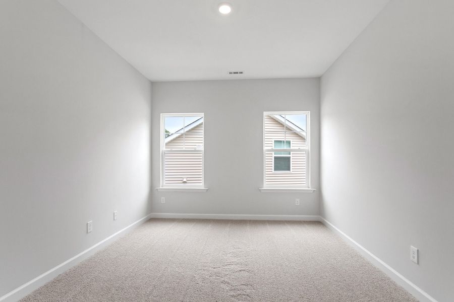 Spacious, unfurnished interior of a new home in , Summerville (Image 18).